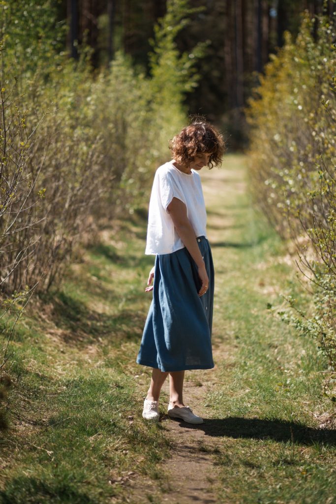 Linen Cropped Hem Top - Image 1