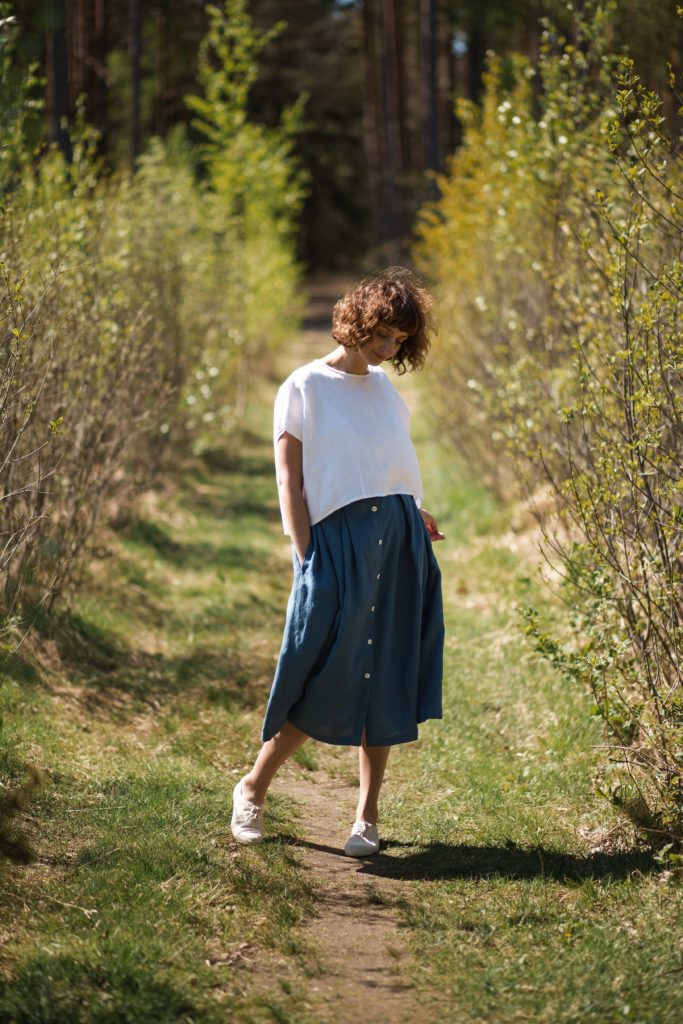 Linen Cropped Hem Top - Image 2