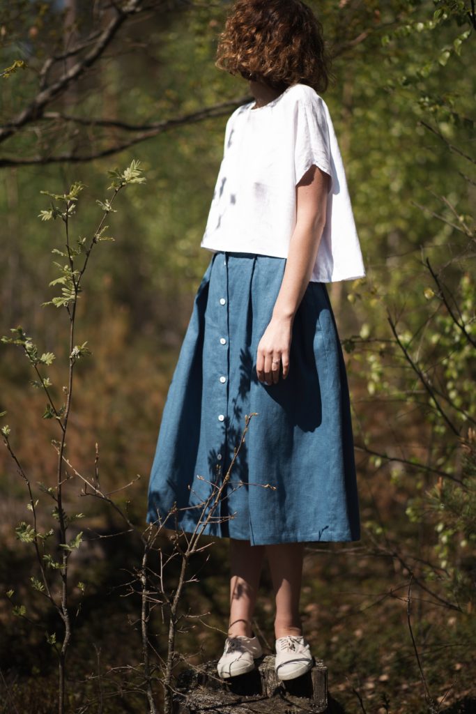 Linen Cropped Hem Top - Image 3