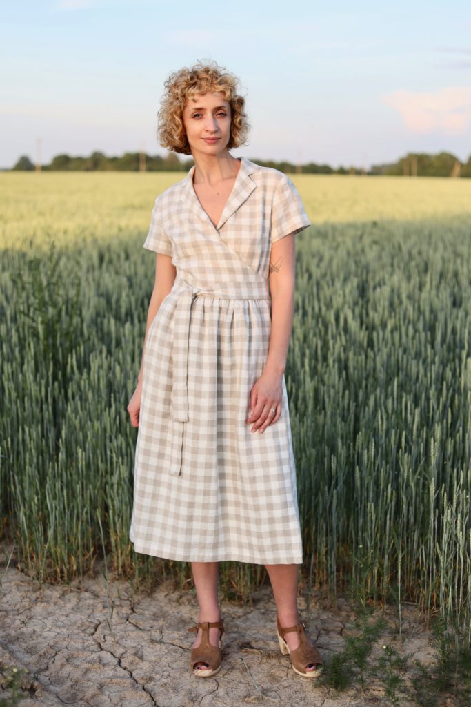 Linen short sleeve wrap dress in checks - Image 5