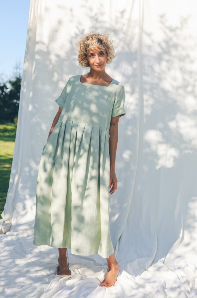 Sage green linen square neck dress SANTA - Image 6