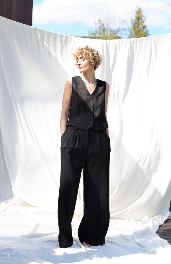 Classic black linen vest - Image 2