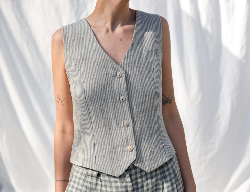Classic striped linen waistcoat - Image 3