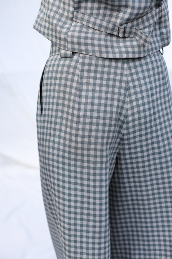 Pleated gingham linen palazzo trousers - Image 6