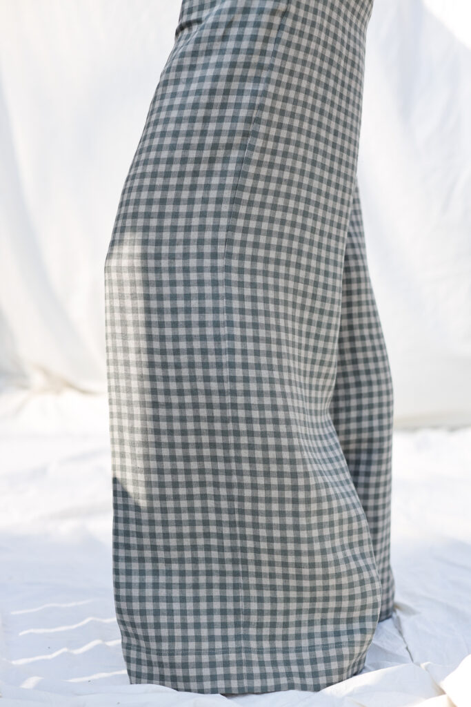 Pleated gingham linen palazzo trousers - Image 3