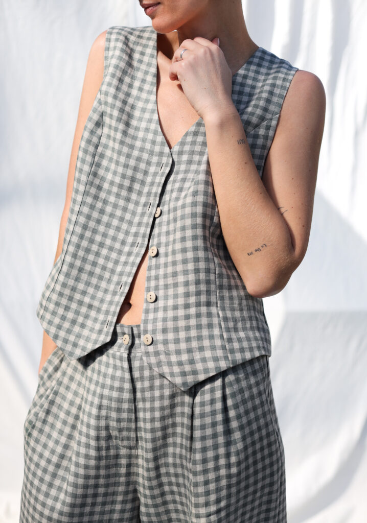 Classic gingham linen vest - Image 5