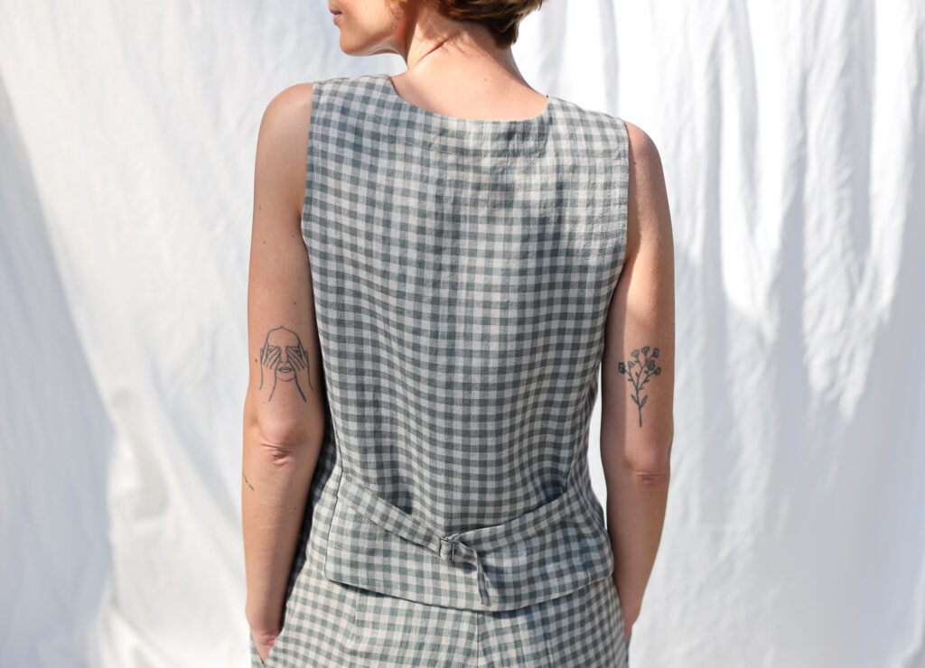 Classic gingham linen vest - Image 2