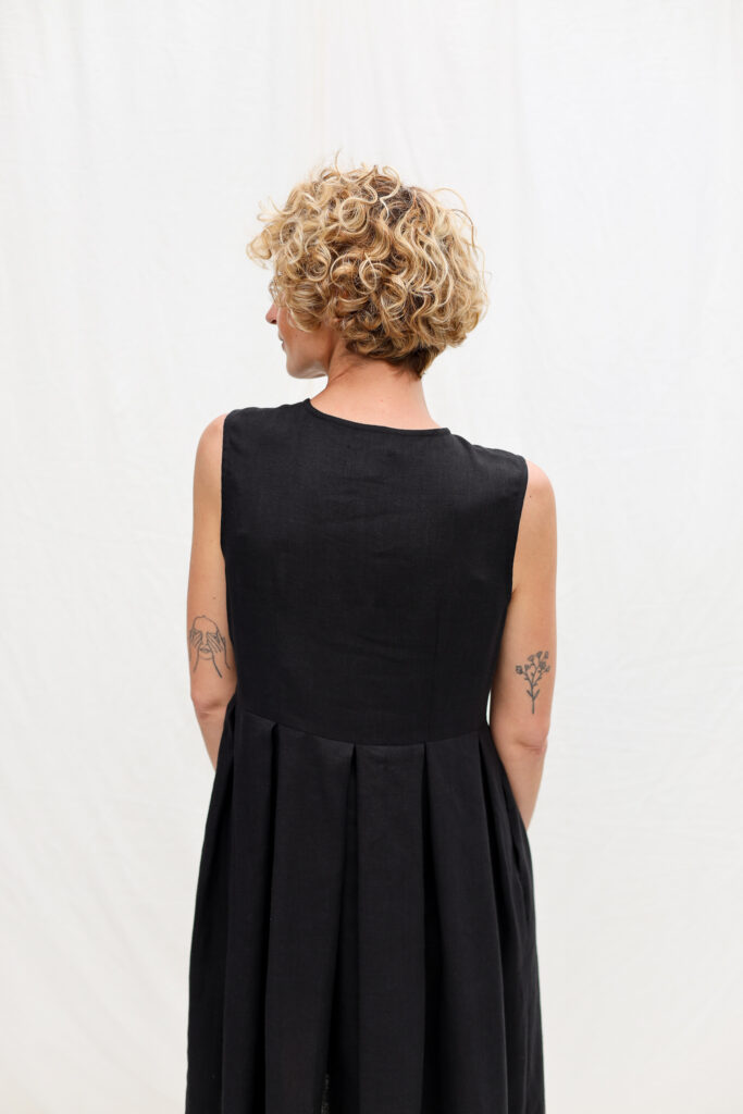 Sleeveless hand pleated skirt black linen dress JUNE - Image 2