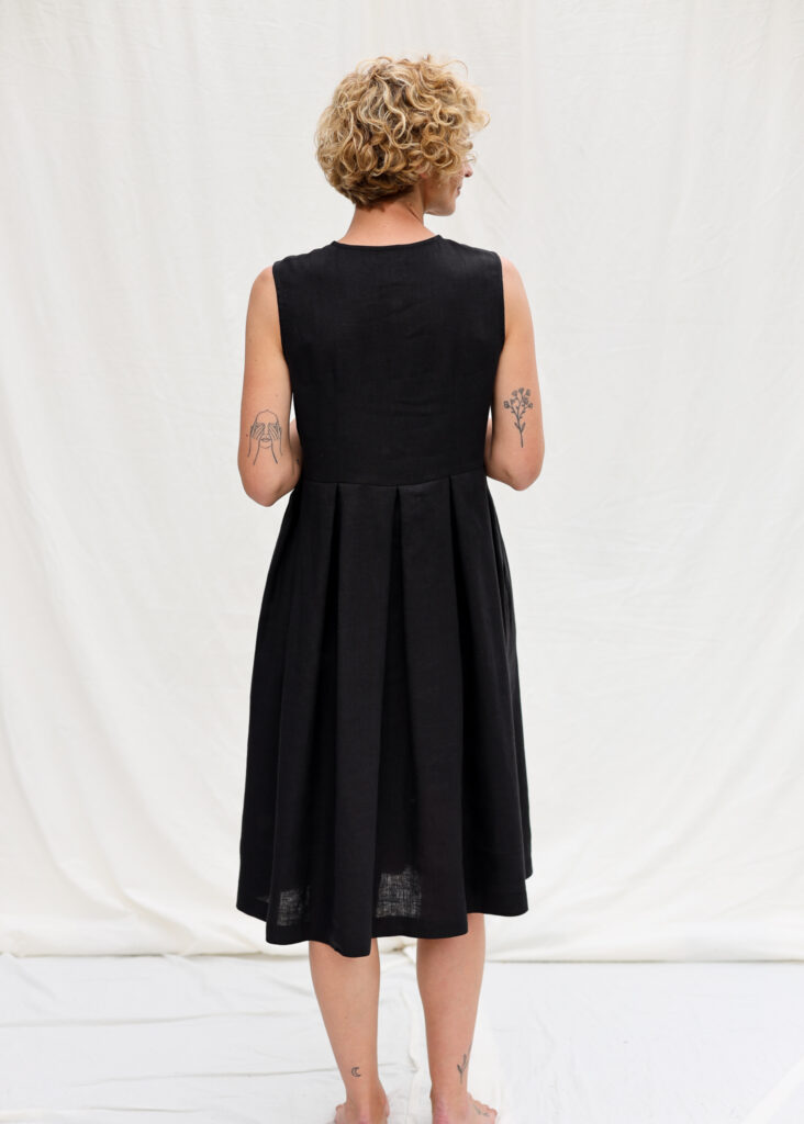 Sleeveless hand pleated skirt black linen dress JUNE - Image 4