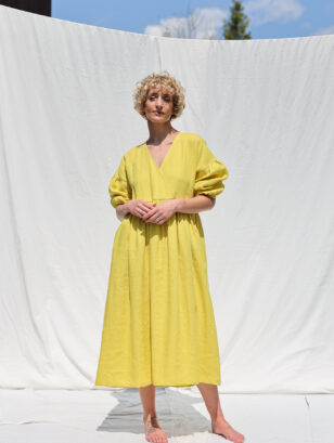 Linen loose fit V-neck puffy sleeve dress | Dress | Sustainable clothing | OffOn clothing