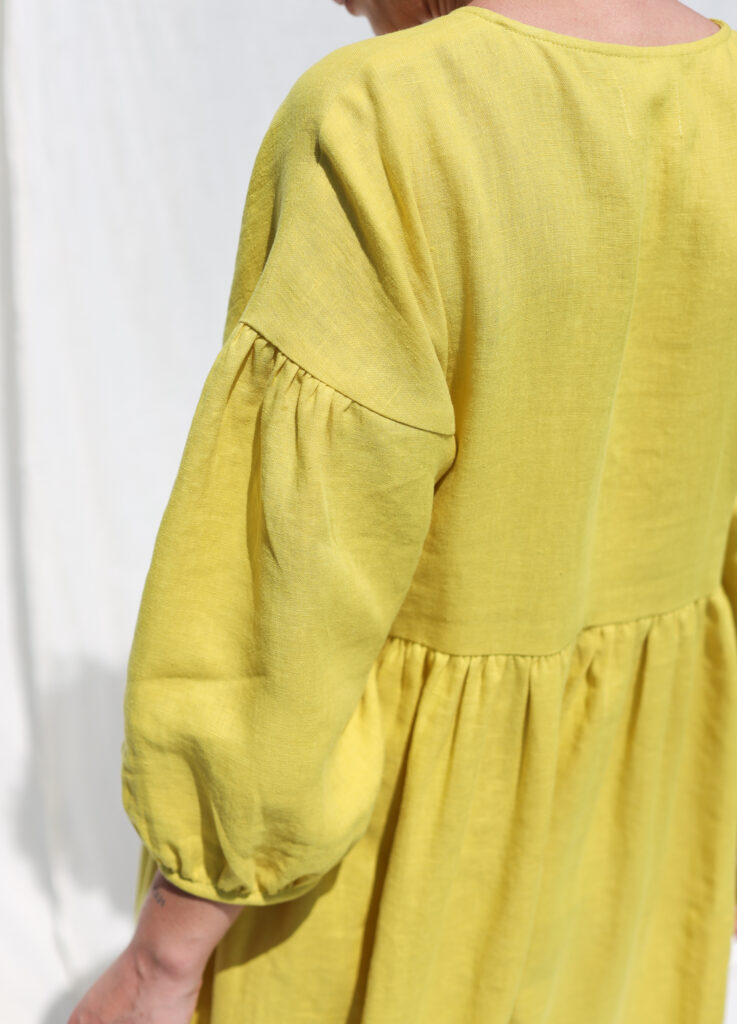 Linen loose fit V-neck puffy sleeve dress - Image 3