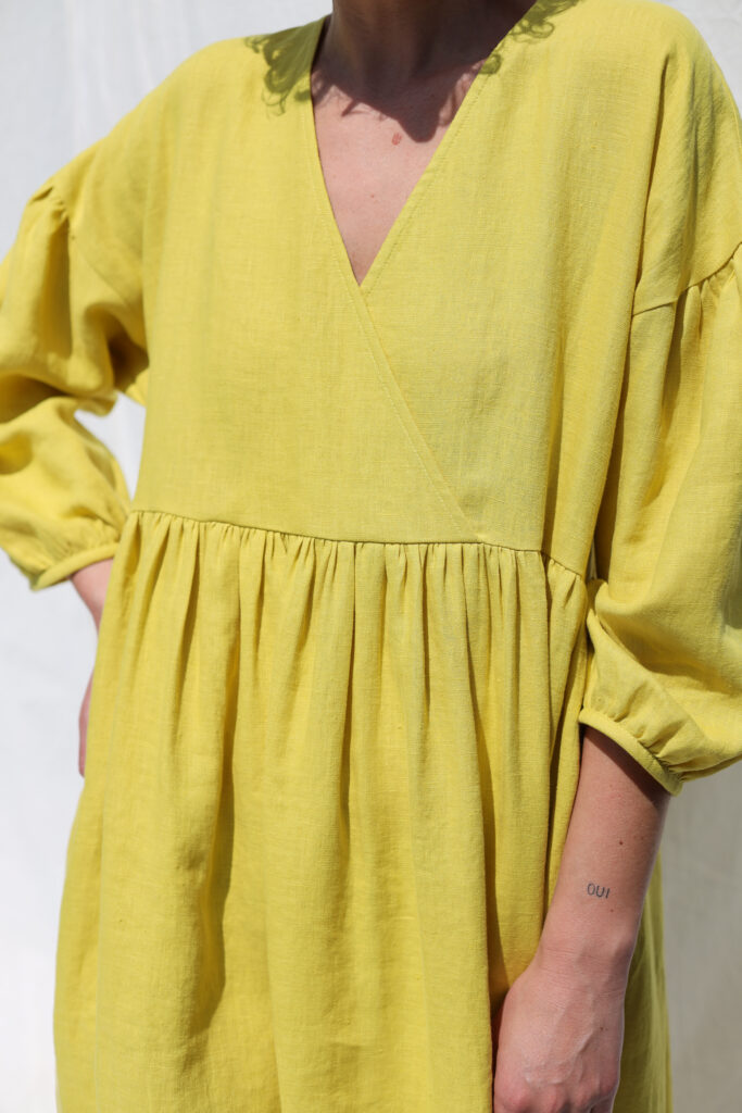 Linen loose fit V-neck puffy sleeve dress - Image 1