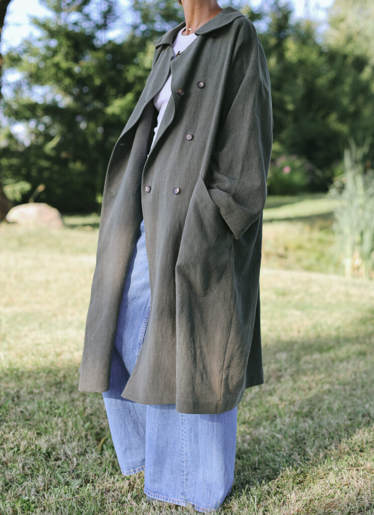 Heavy linen oversized coat in olive green color - Image 4