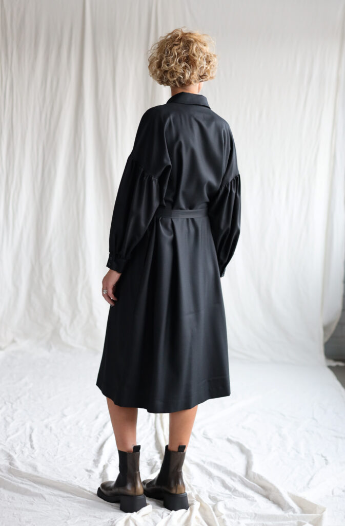 Black wool shirt dress with dropped puffy sleeves - Image 7