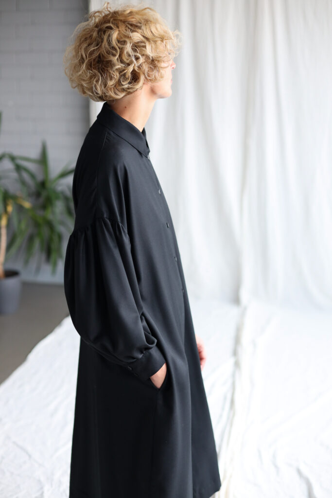Black wool shirt dress with dropped puffy sleeves - Image 2