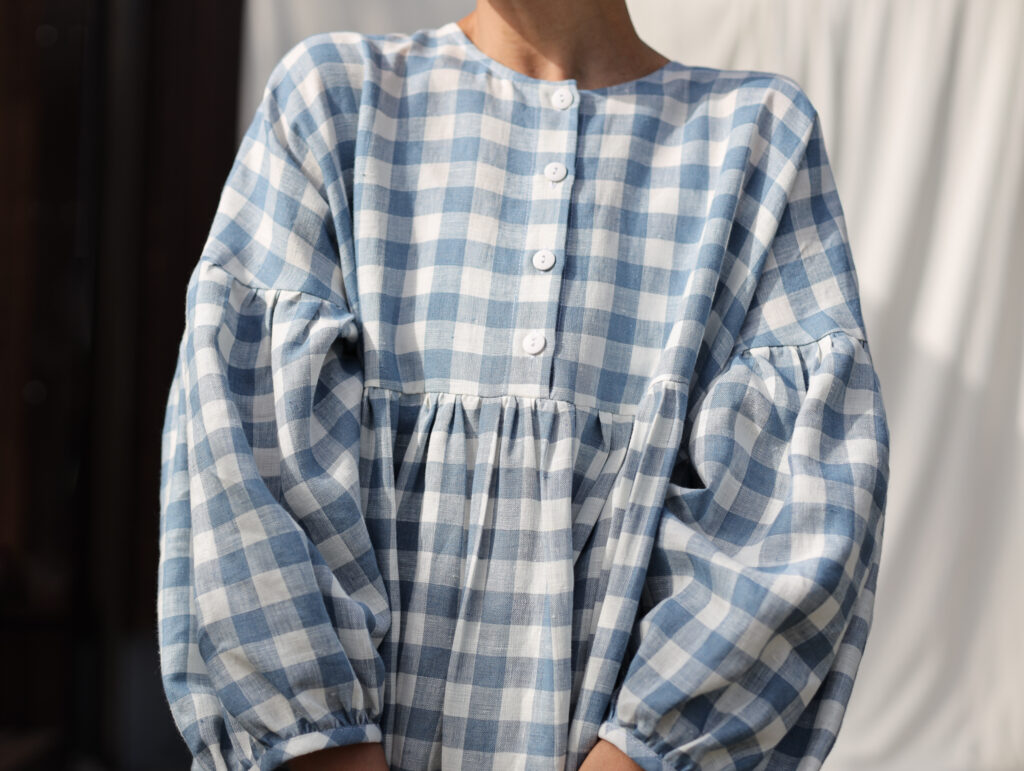 Light blue checks oversized voluminous sleeves linen dress GRETA - Image 7