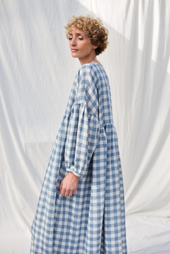 Light blue checks oversized voluminous sleeves linen dress GRETA - Image 5