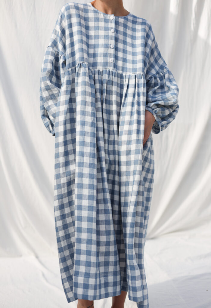 Light blue checks oversized voluminous sleeves linen dress GRETA - Image 6