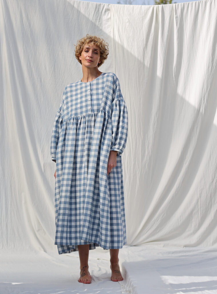 Light blue checks oversized voluminous sleeves linen dress GRETA - Image 1