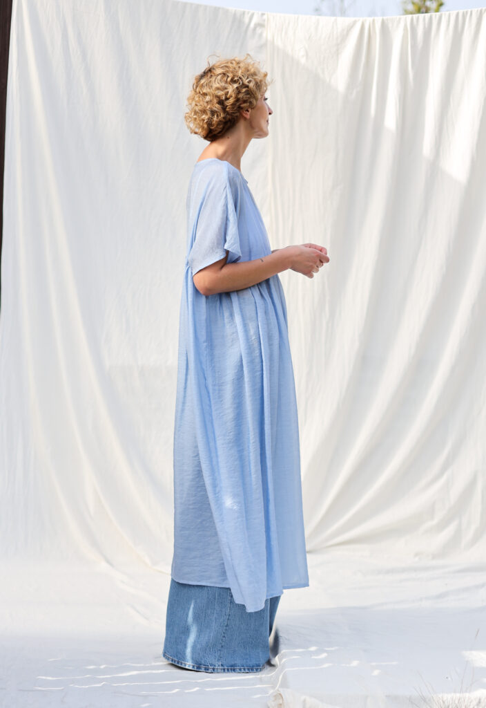 Light blue viscose organza oversized dress SILVINA - Image 3