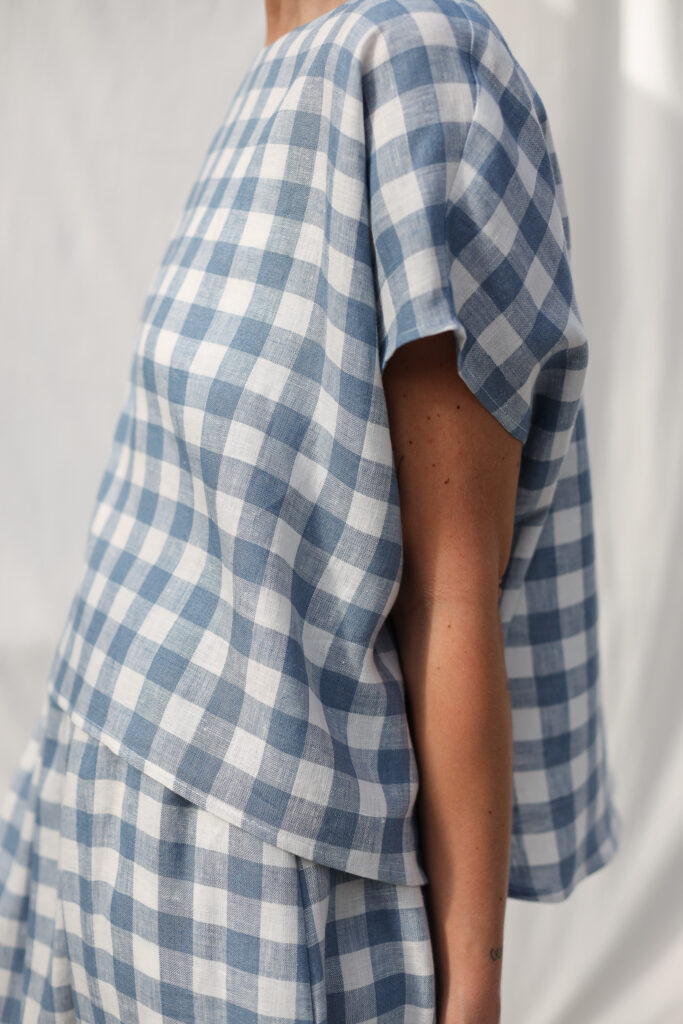 Checkered linen oversized short sleeve top - Image 4
