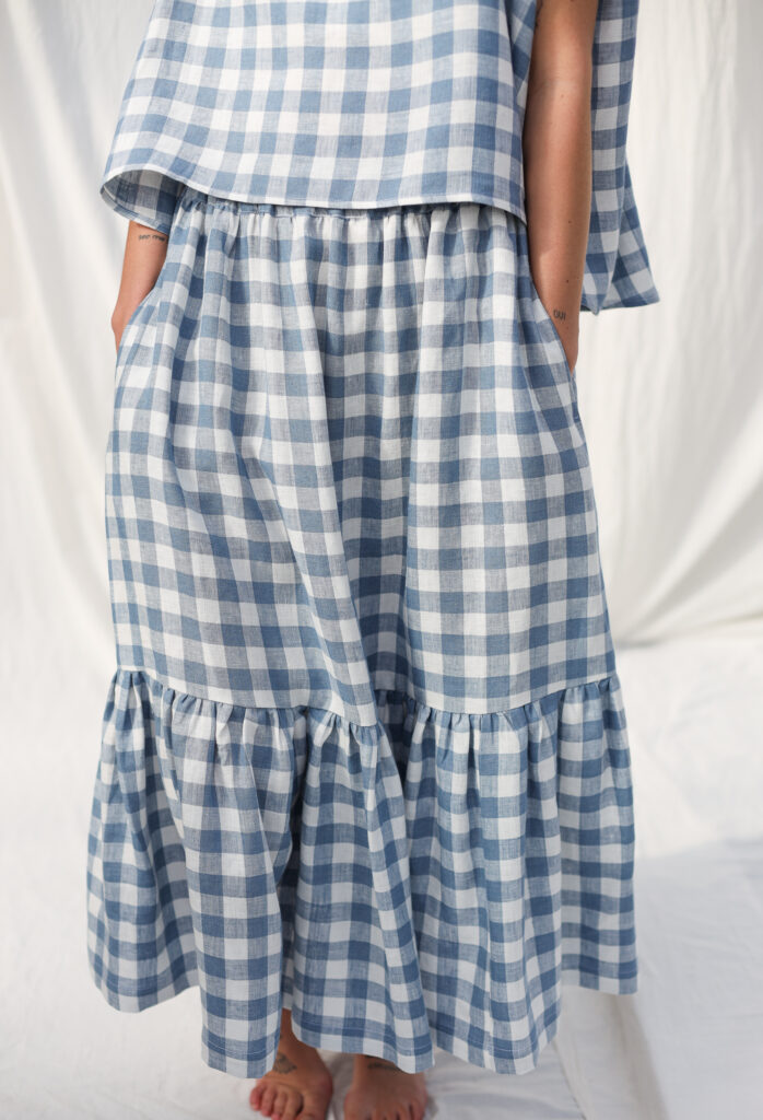 Checkered linen skirt with ruffled hem - Image 5