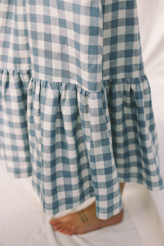 Checkered linen skirt with ruffled hem - Image 4
