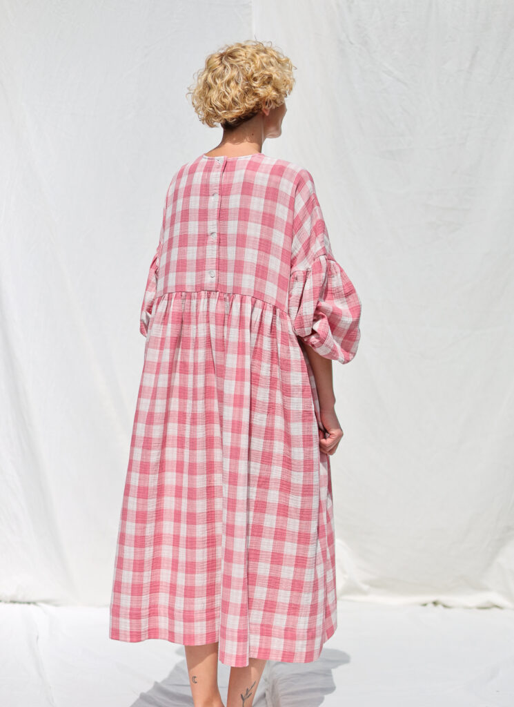 Oversized pink double gauze checks dress GRETA - Image 4