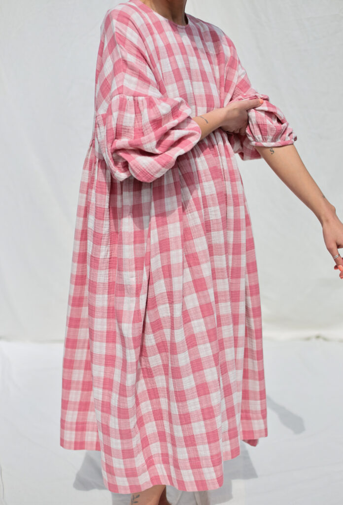 Oversized pink double gauze checks dress GRETA - Image 3