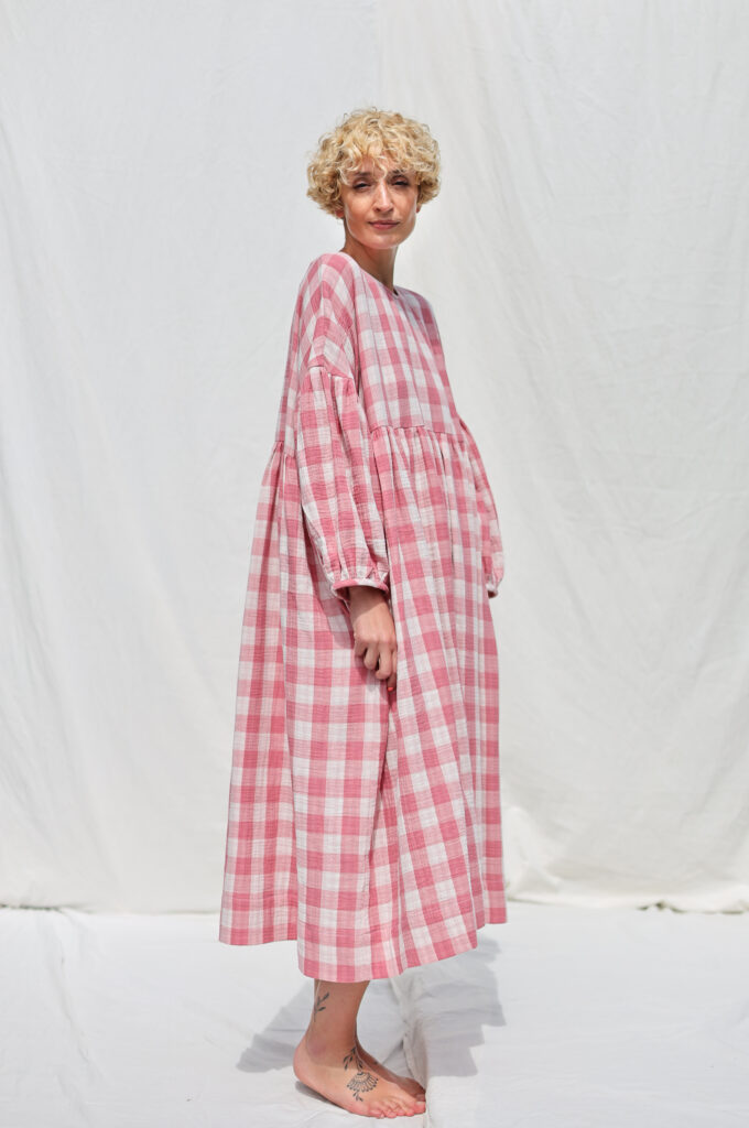 Oversized pink double gauze checks dress GRETA - Image 2