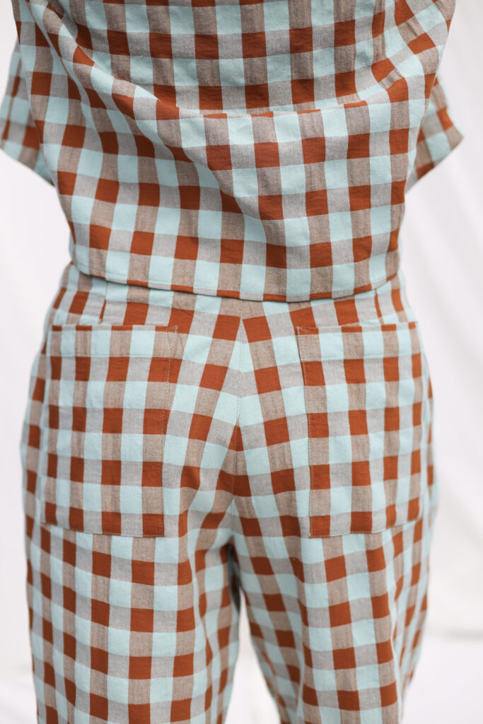 Boxy seersucker checks tapered leg trousers - Image 3