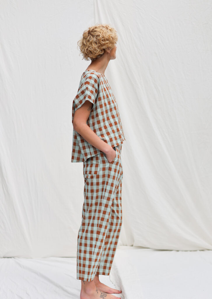 Boxy seersucker checks tapered leg trousers - Image 2