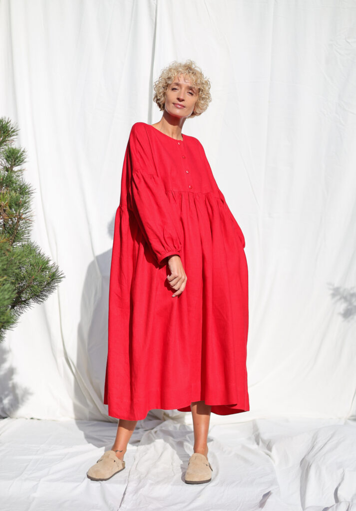 Red linen oversized voluminous sleeves dress GRETA - Image 3