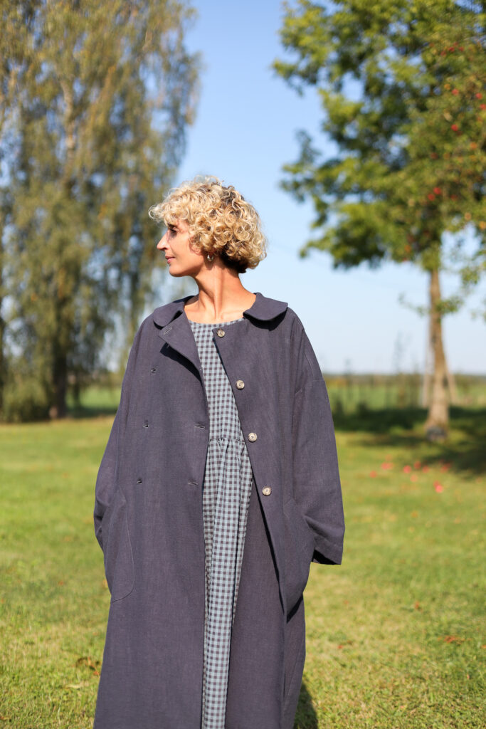 Heavy linen oversized coat in navy blue color - Image 7