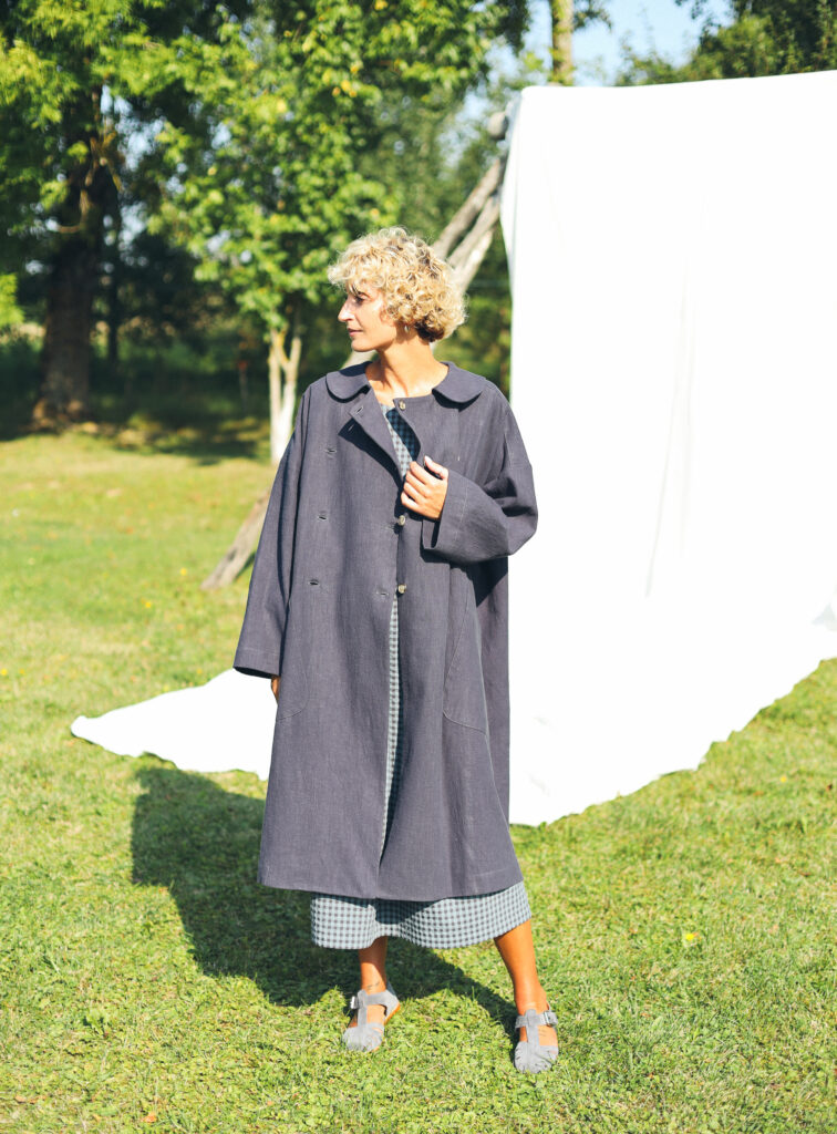 Heavy linen oversized coat in navy blue color - Image 6