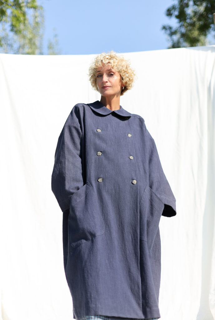 Heavy linen oversized coat in navy blue color - Image 5