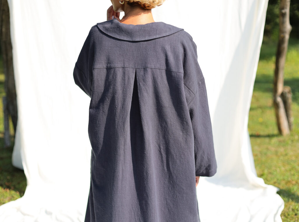 Heavy linen oversized coat in navy blue color - Image 3