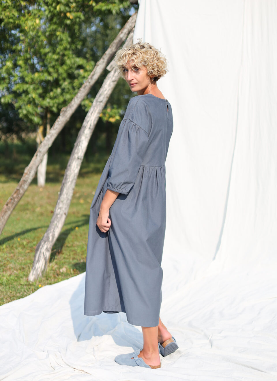 loose fitting dress it sways when you walk Best Loose Fitting Dresses |
