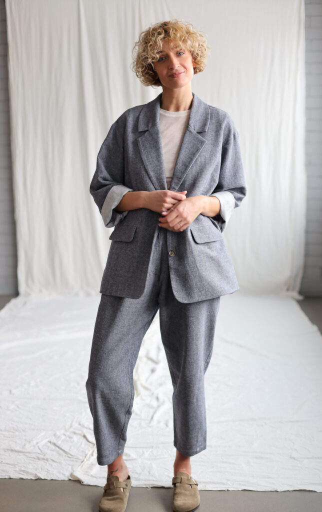 Matching two pieces suit in linen and wool - Image 3