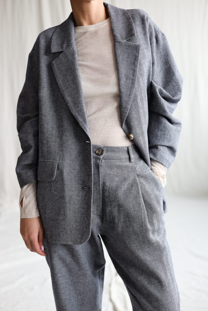 Matching two pieces suit in linen and wool - Image 2