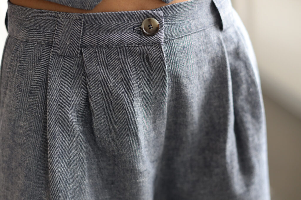 Pleated wool and linen palazzo trousers - Image 5