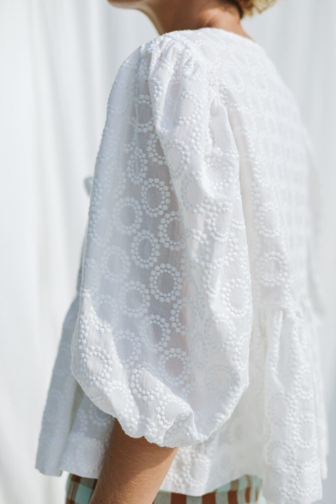 Tie front blouse in off-white embroidered cotton SUNNY - Image 4