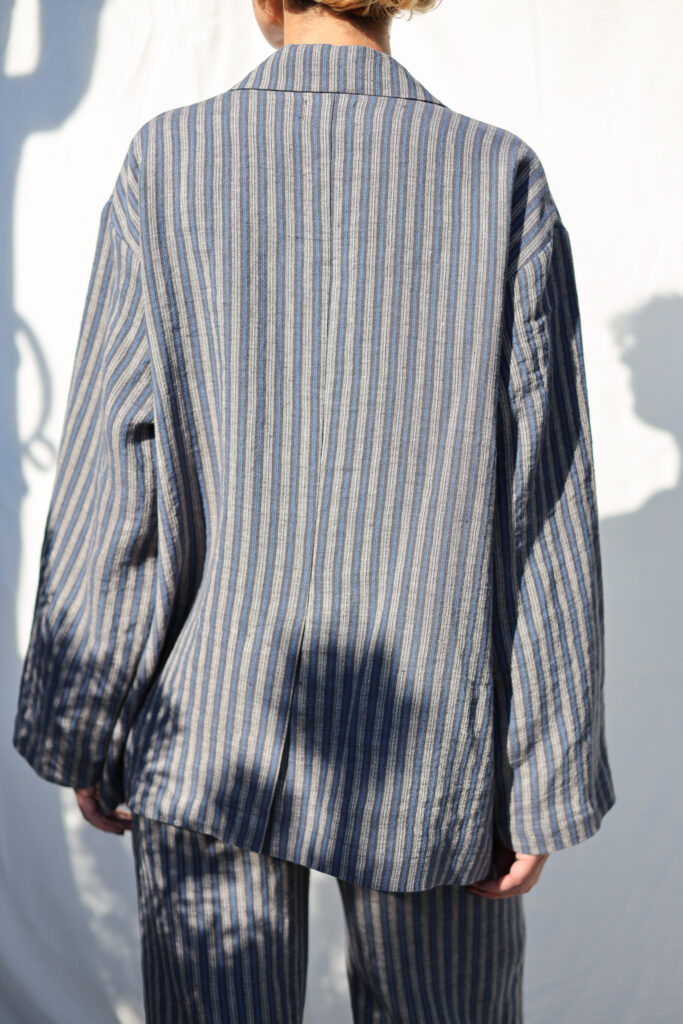 Oversized exclusive jacquard linen blazer in stripes - Image 4