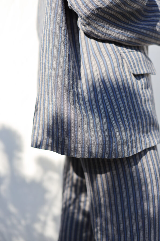 Oversized exclusive jacquard linen blazer in stripes - Image 5
