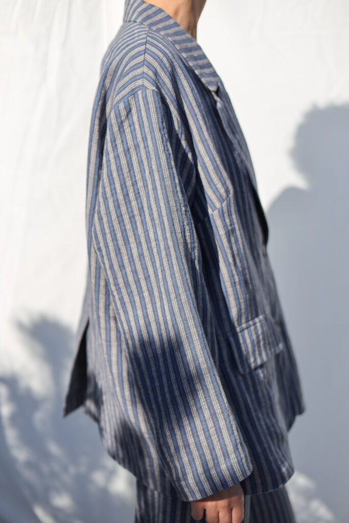 Oversized exclusive jacquard linen blazer in stripes - Image 3