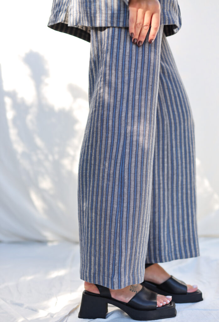Jacquard linen two pieces suit in stripes - Image 2