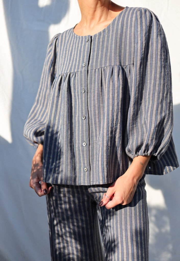 Puffy Sleeve Blouse In Striped Exclusive Jacquard Linen - Image 5