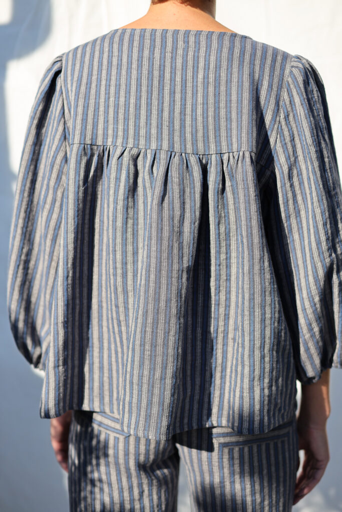 Puffy Sleeve Blouse In Striped Exclusive Jacquard Linen - Image 4