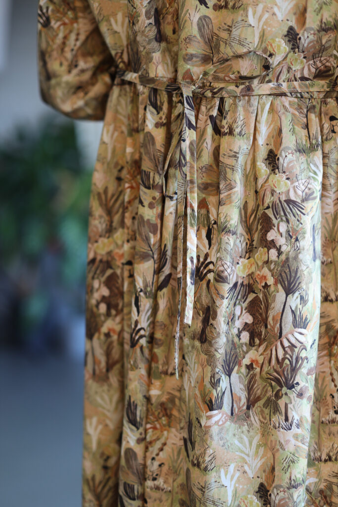 Loose floral print dress with adjustable ties at the back PERLA - Image 3