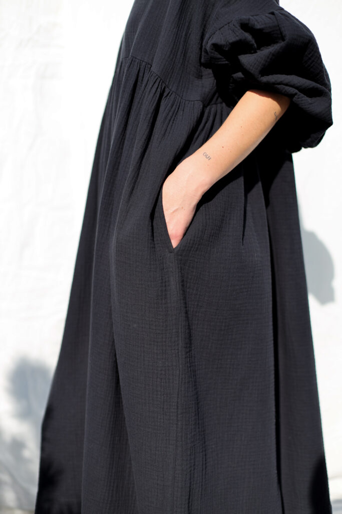 Black organic double gauze oversized dress GRETA - Image 3
